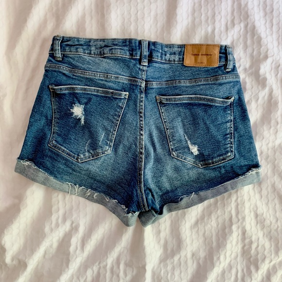Zara denim shorts, light blue wash, high waist - Picture 4 of 7